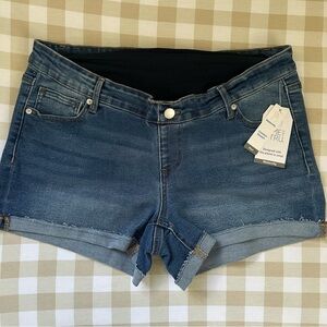 NWT Time and Tru Women’s Maternity Classic Blue Jean Shorts Size Large